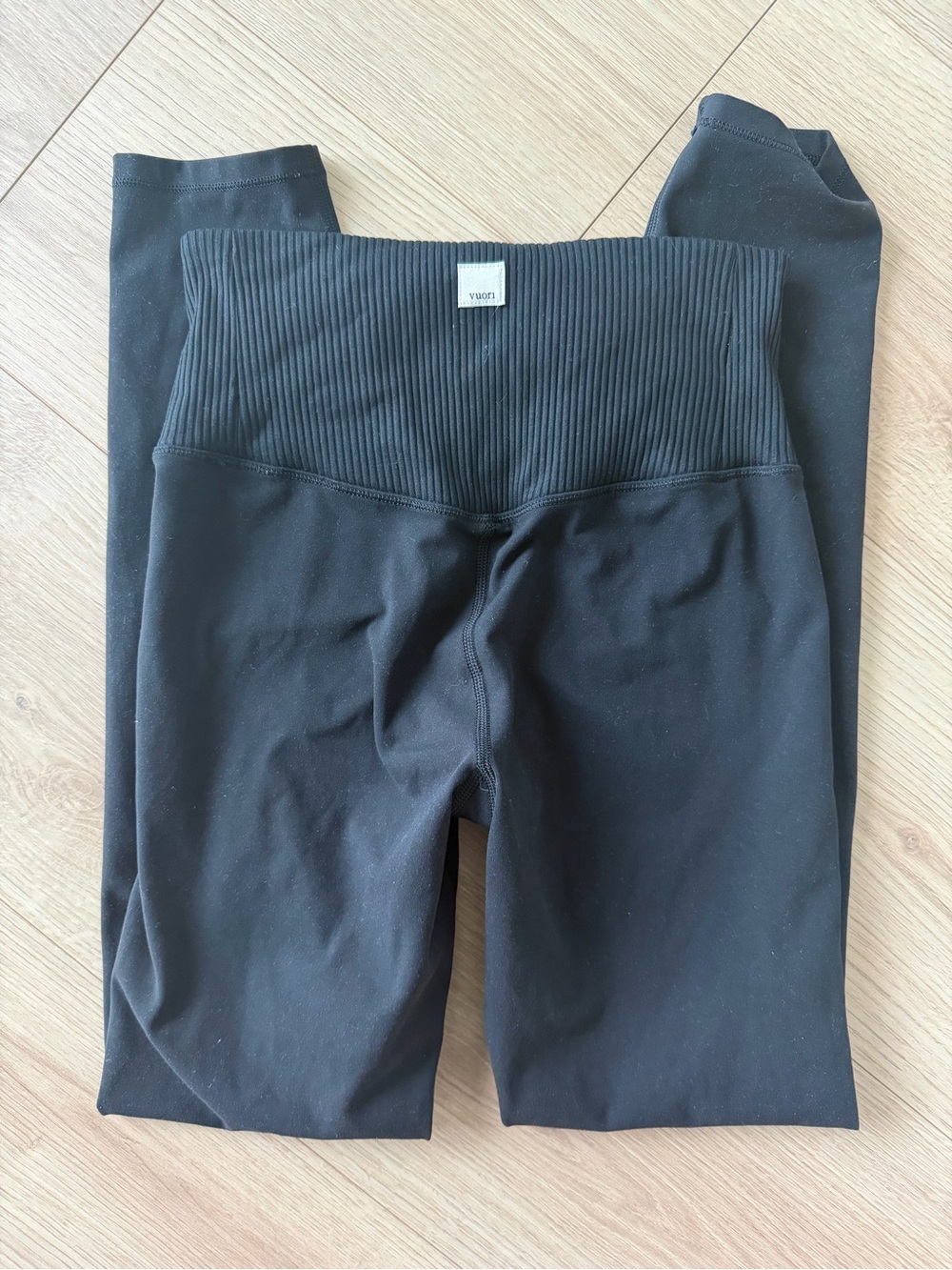 Vuori Black Ribbed High-Waist Leggings